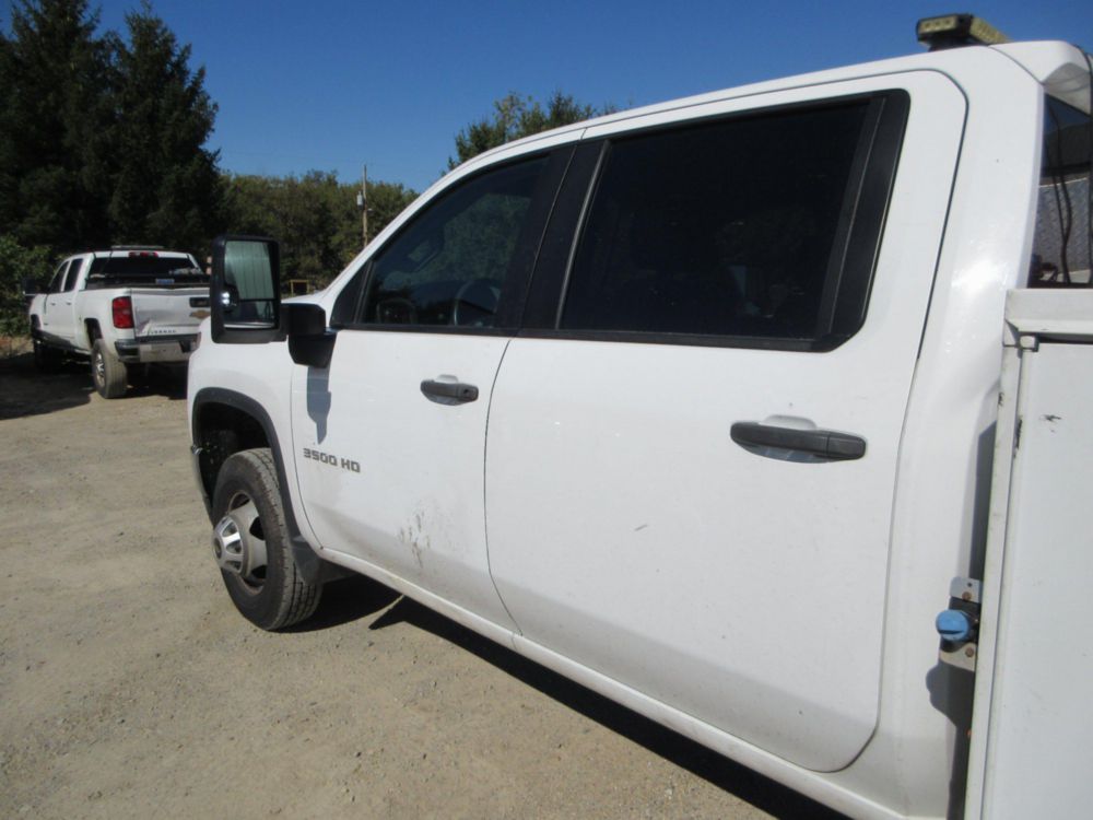 2023 Chevrolet 3500 Diesel 4x4 Service Truck