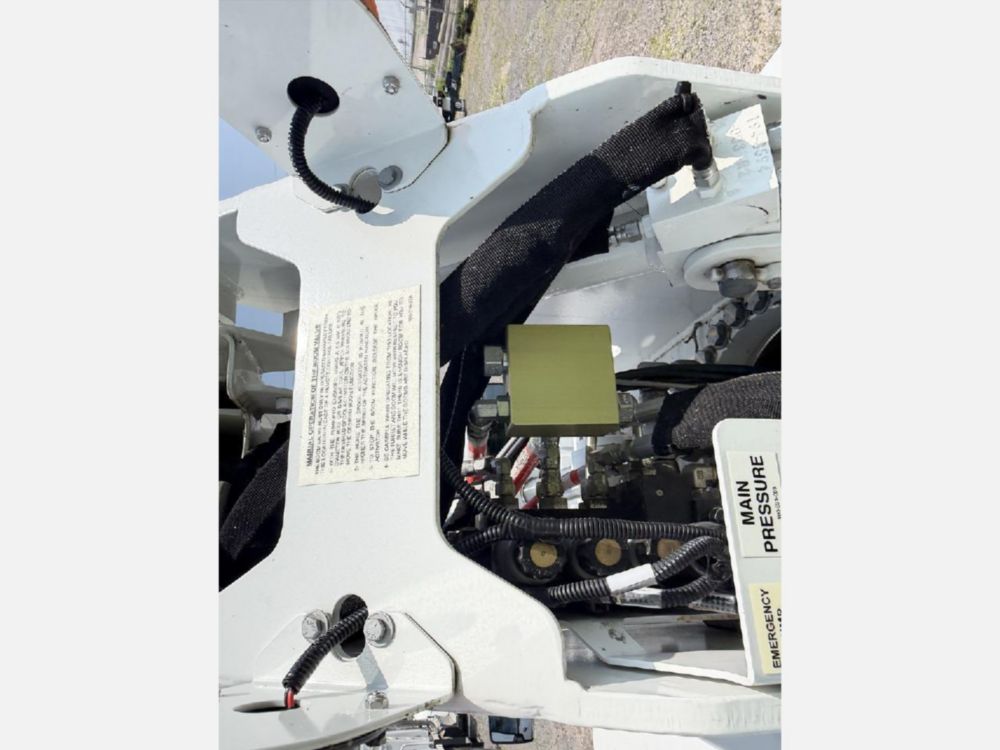 2022 Chevrolet 5500 4x2 Posi+ 700-40 Cable Placer Truck