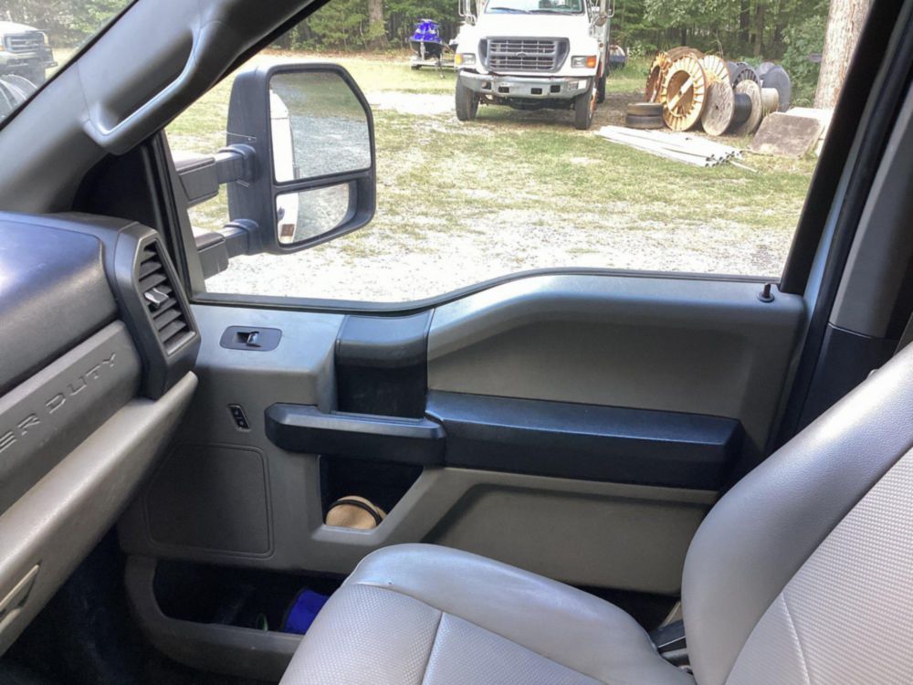 2018 Ford F-550 4x2 Posi Plus 700-40 Bucket Truck.