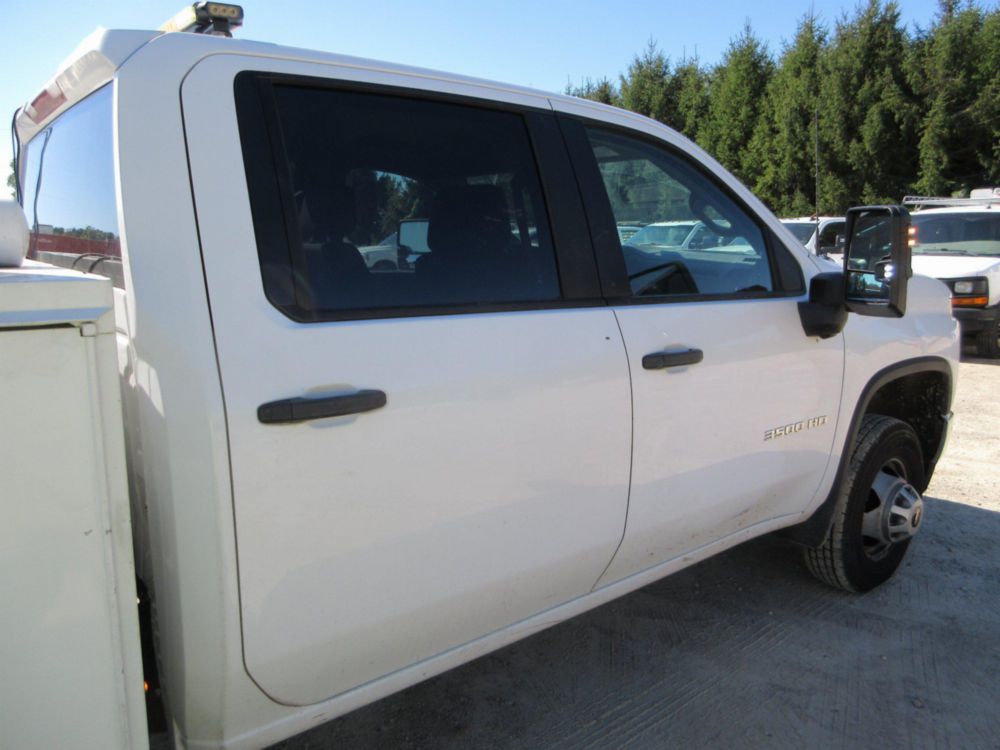 2023 Chevrolet 3500 Diesel 4x4 Service Truck