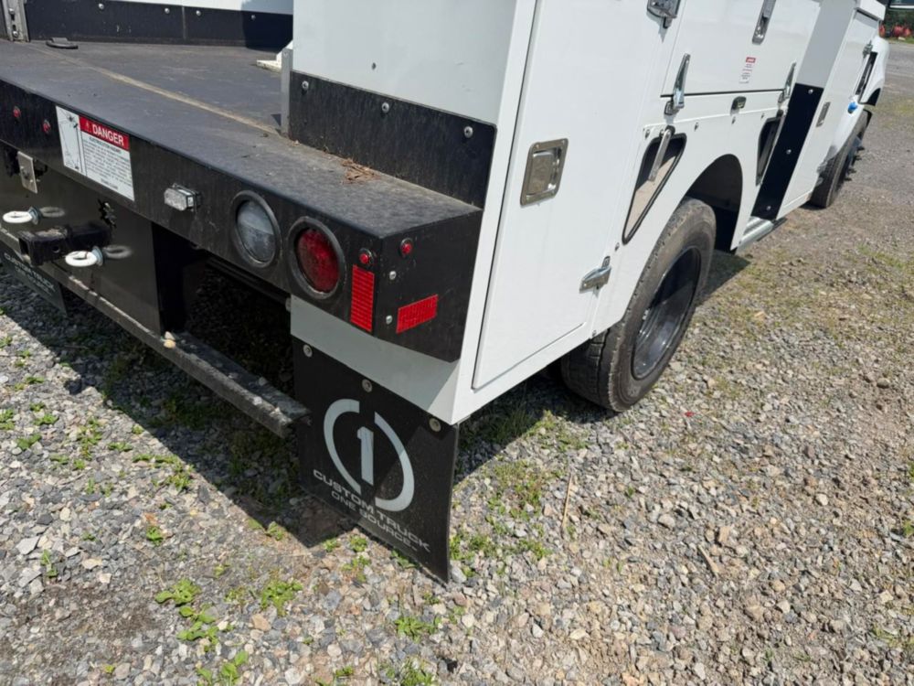 2022 Chevrolet 5500 4x2 Posi+ 700-40 Cable Placer Truck