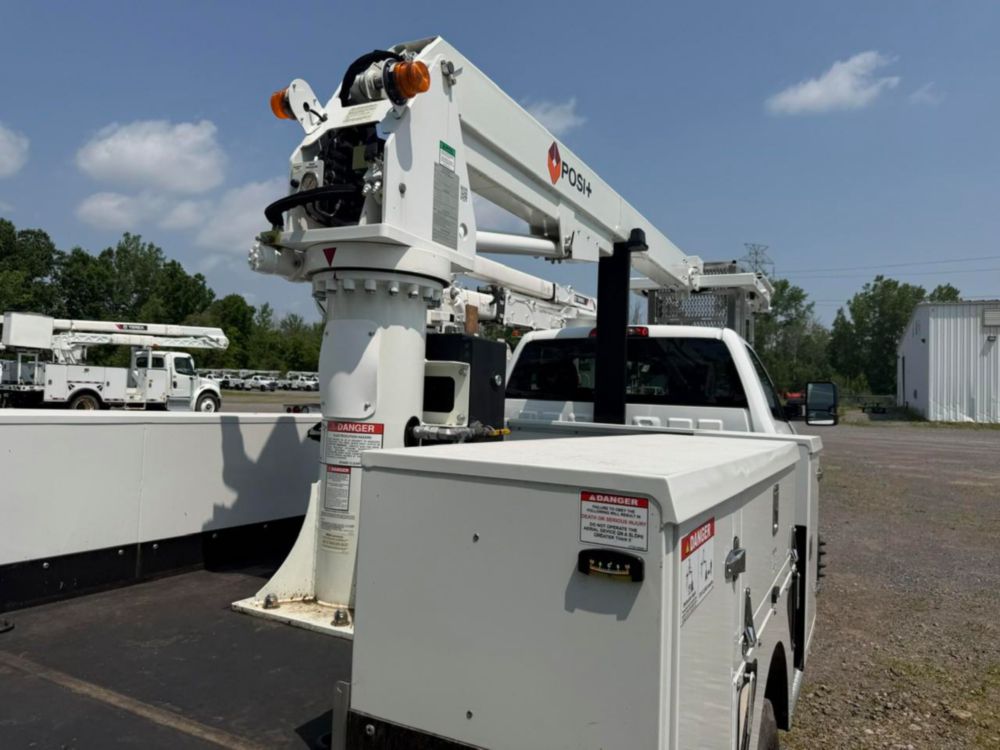 2022 Chevrolet 5500 4x2 Posi+ 700-40 Cable Placer Truck