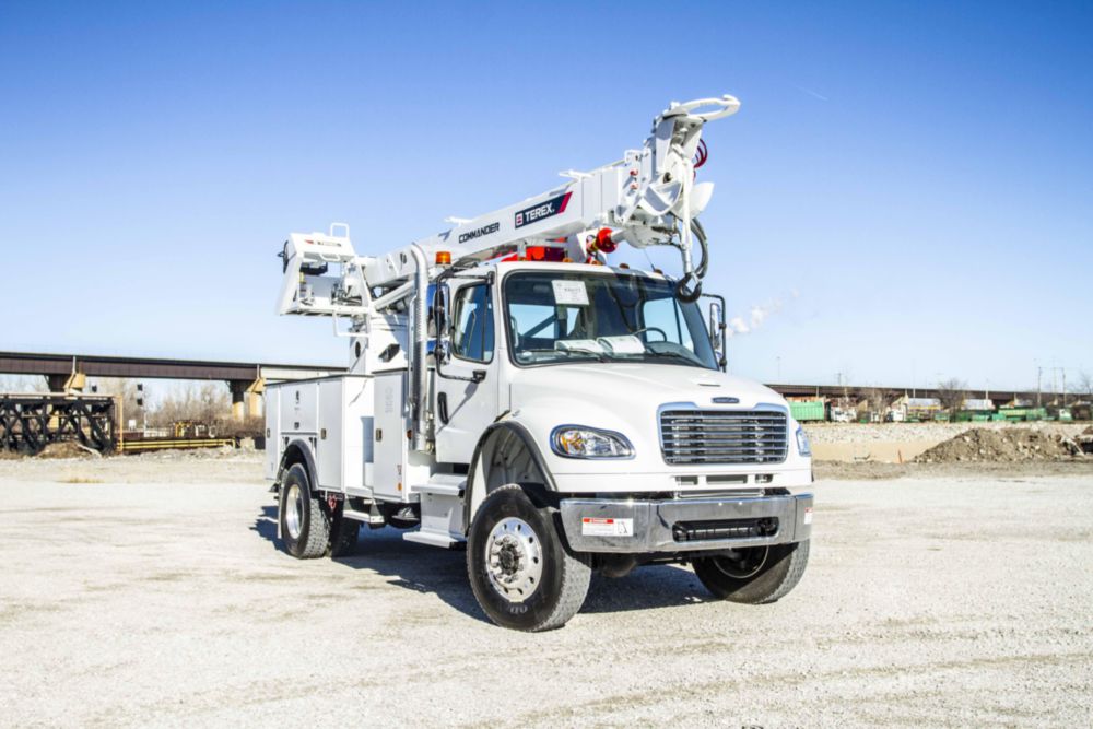 47.4 ft AWD 24,750 lbs Digger Derrick
