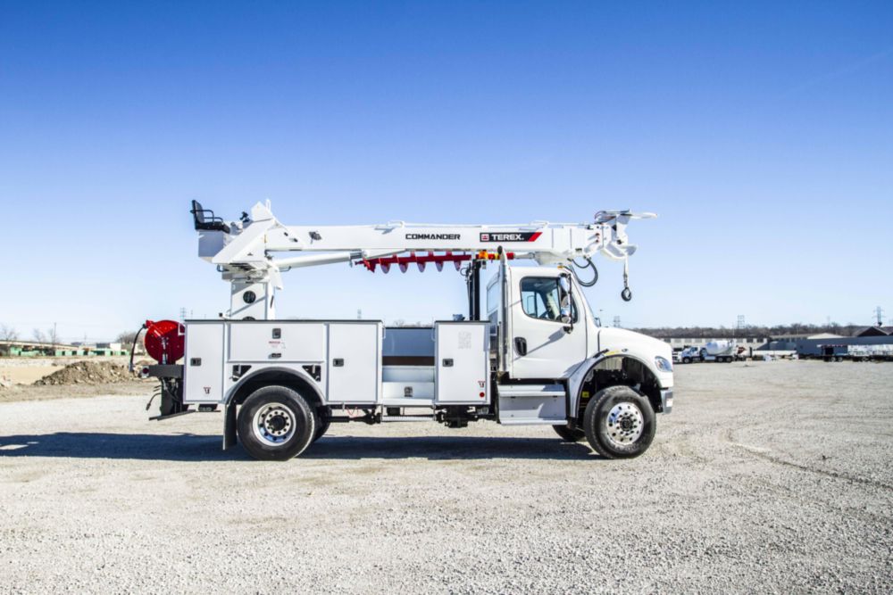 47.4 ft AWD 24,750 lbs Digger Derrick