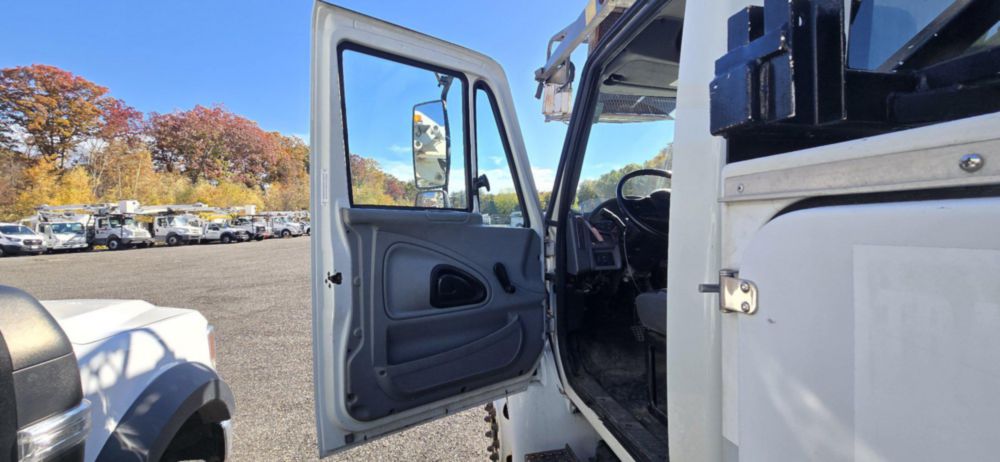 2007 Int'l 4300 Altec T40C Cable Placer Truck