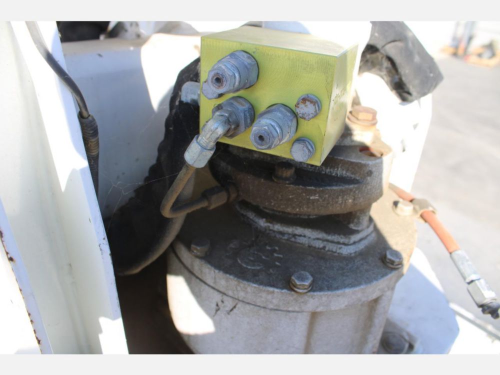 ETI 800-40 Cable Placer on 2017 Ford F650 4x2
