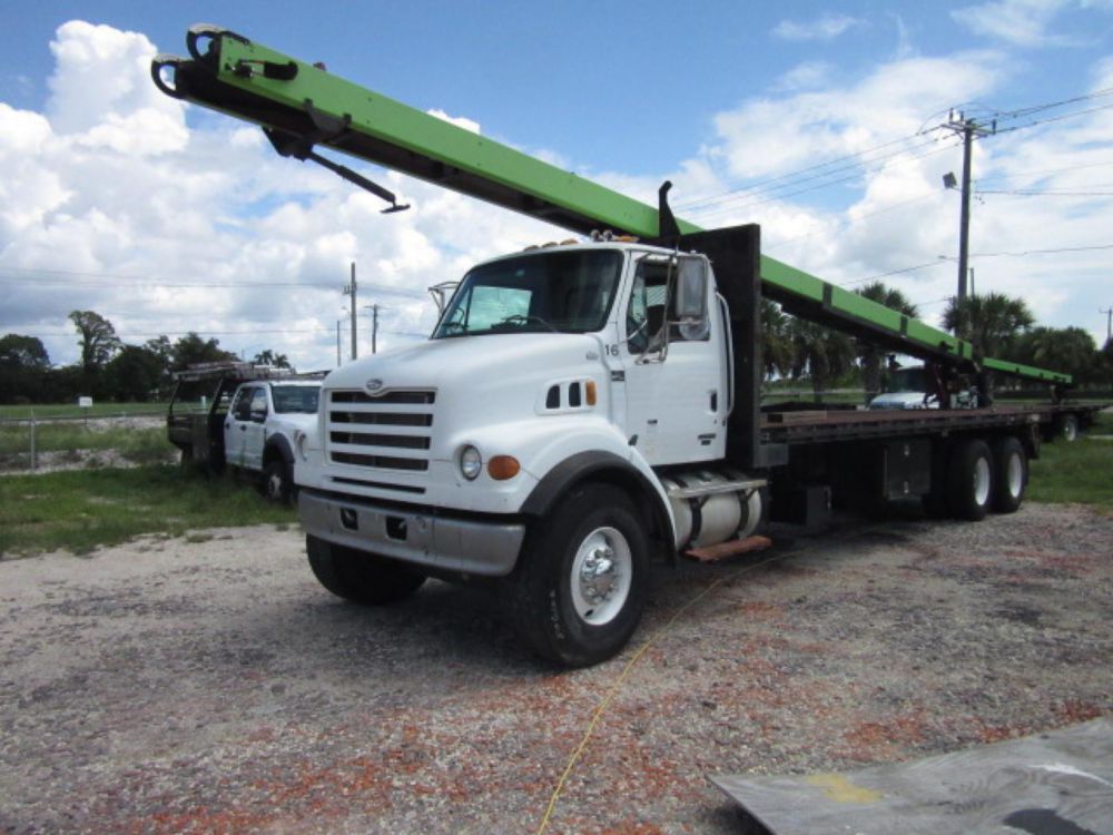 2007 Tandem Sterling L7500 Conveyor Truck