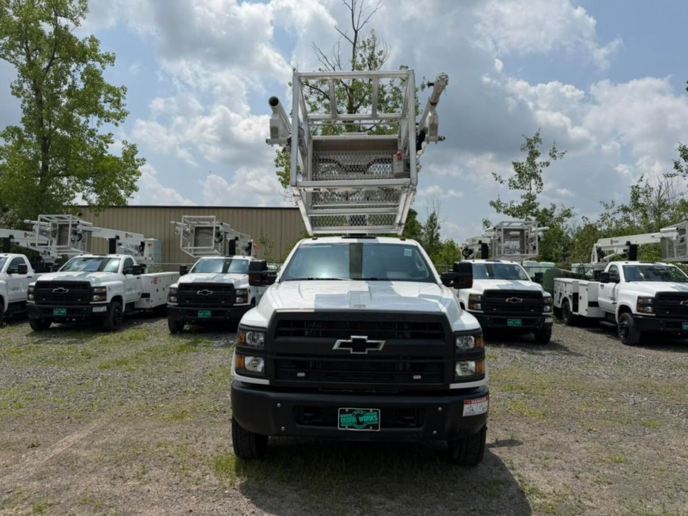 2022 Chevrolet 5500 4x2 Posi+ 700-40 Cable Placer Truck