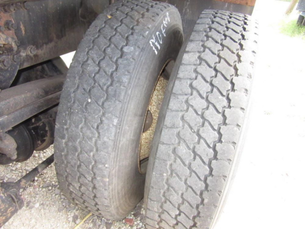 2007 Tandem Sterling L7500 Conveyor Truck