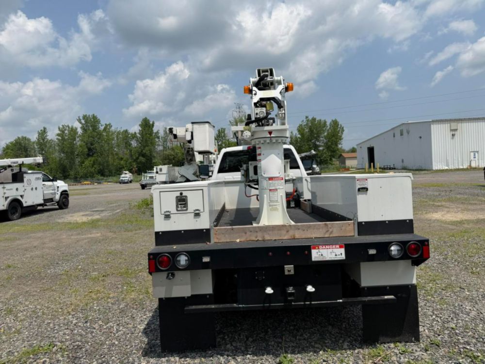 2022 Chevrolet 5500 4x2 Posi+ 700-40 Cable Placer Truck
