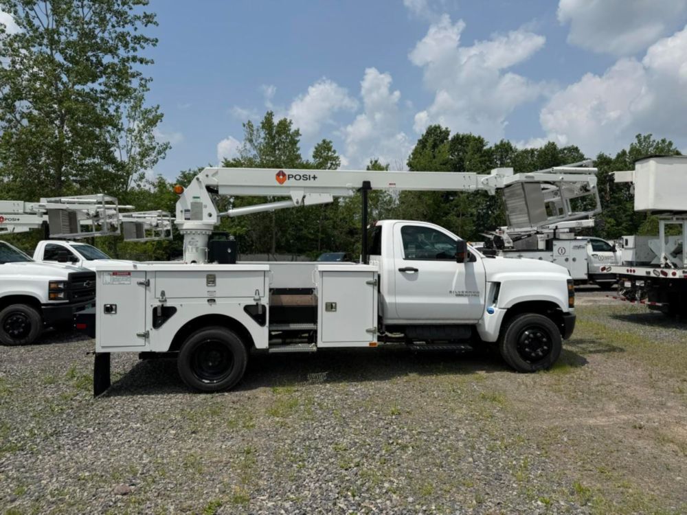2022 Chevrolet 5500 4x2 Posi+ 700-40 Cable Placer Truck