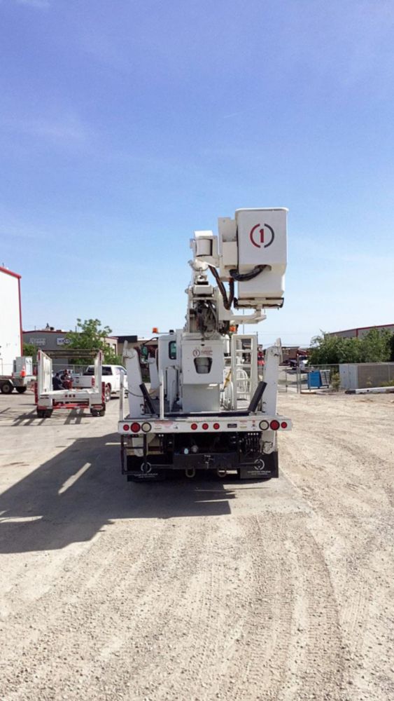 2013 Caterpillar CT660 6x4 Terex Utilities TCX65/100 Bucket Truck