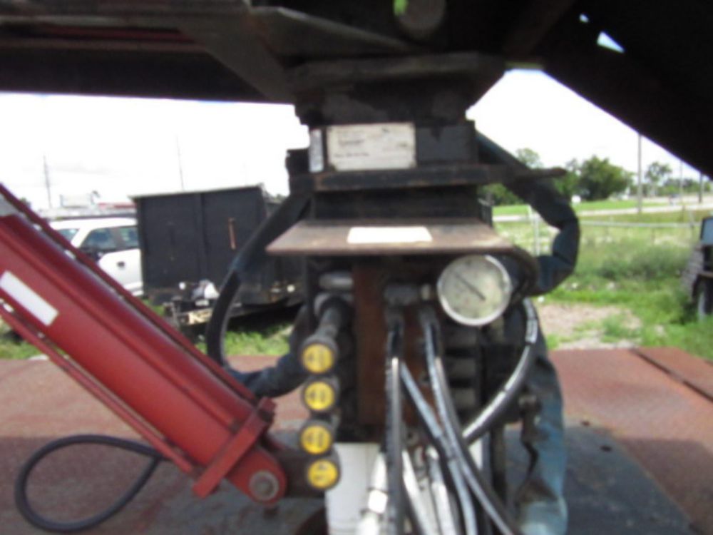 2007 Tandem Sterling L7500 Conveyor Truck