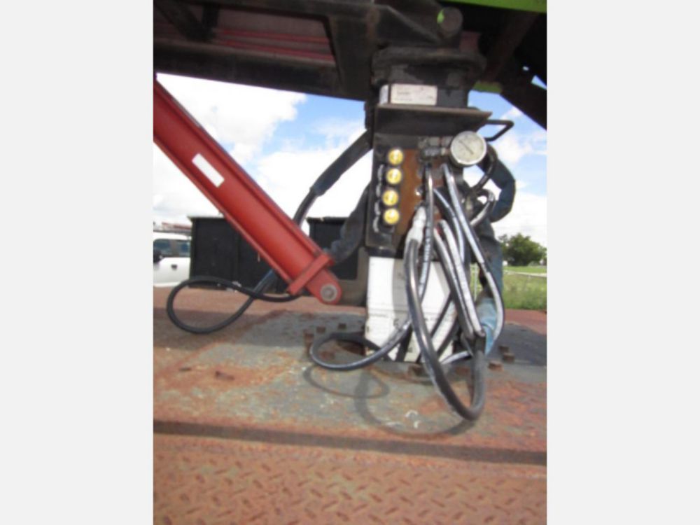 2007 Tandem Sterling L7500 Conveyor Truck