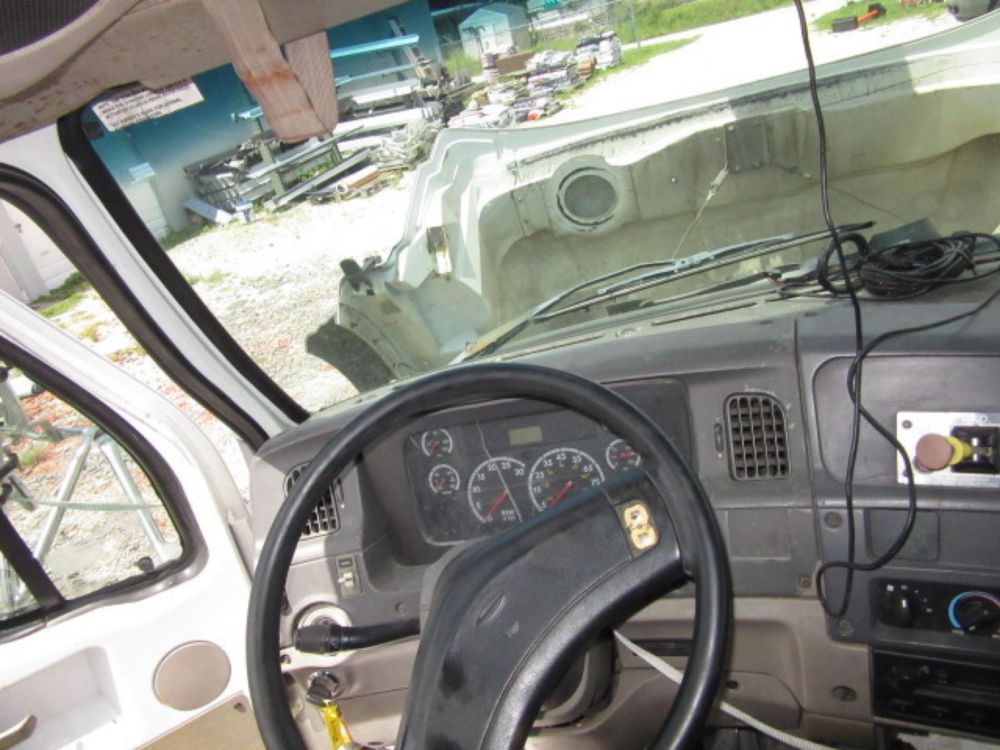 2007 Tandem Sterling L7500 Conveyor Truck