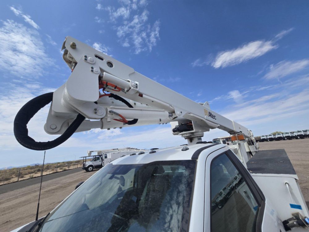 2022 Ford F-550 4x4 Powerstroke Altec AT-40G Bucket Truck
