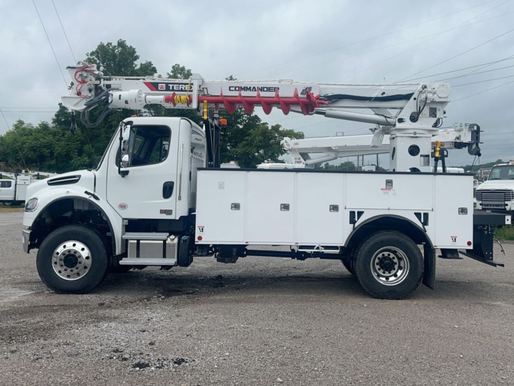 Terex Utilities Commander 4047 Digger Derrick Freightliner M2106 4x4
