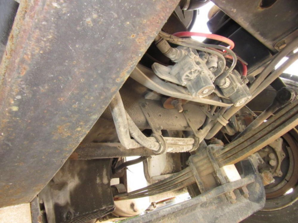 2007 Tandem Sterling L7500 Conveyor Truck