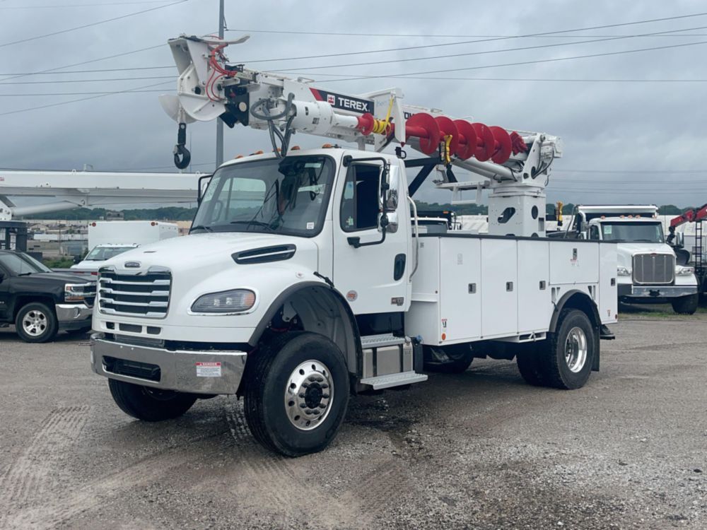 Terex Utilities Commander 4047 Digger Derrick Freightliner M2106 4x4