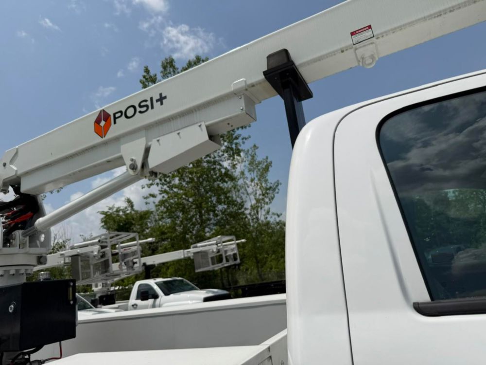 2022 Chevrolet 5500 4x2 Posi+ 700-40 Cable Placer Truck
