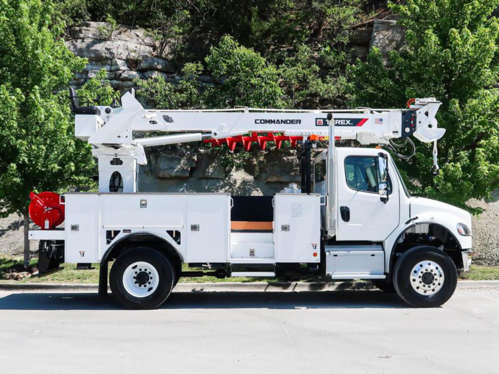 Terex Utilities C4047 Digger Derrick on 2027 Freightliner M2106 4x4