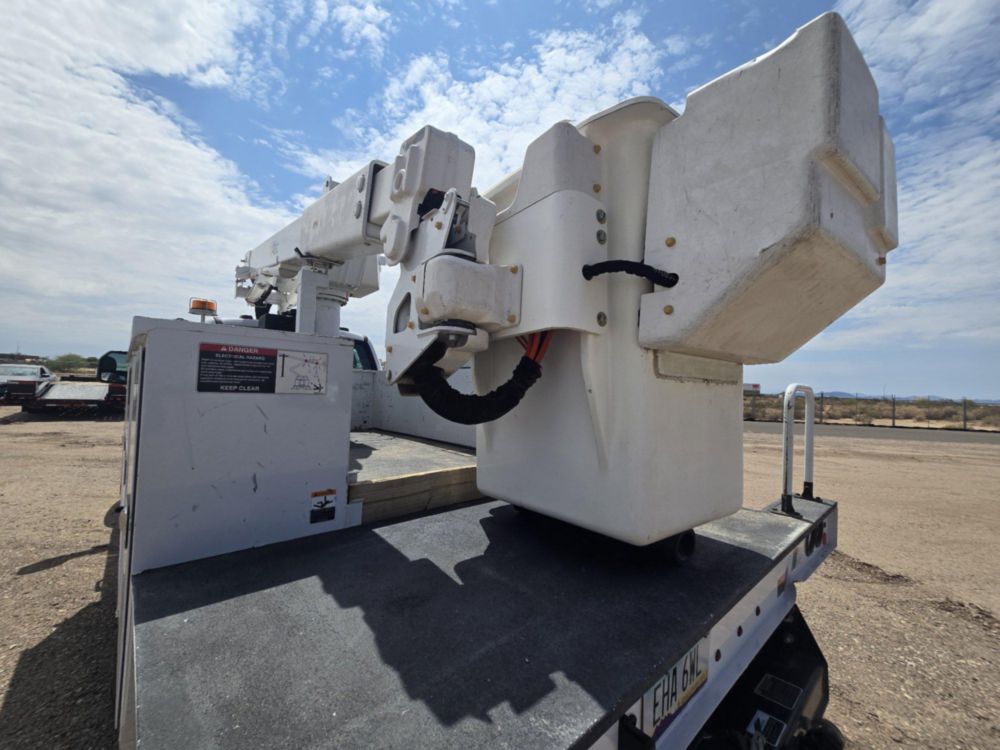 2022 Ford F-550 4x4 Powerstroke Altec AT-40G Bucket Truck