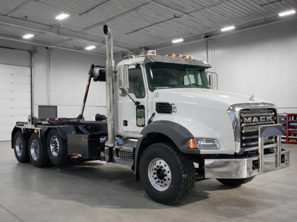 2026 Mack GR64BR 8x4 Palfinger ARH-75-22-HD Roll-Off Truck