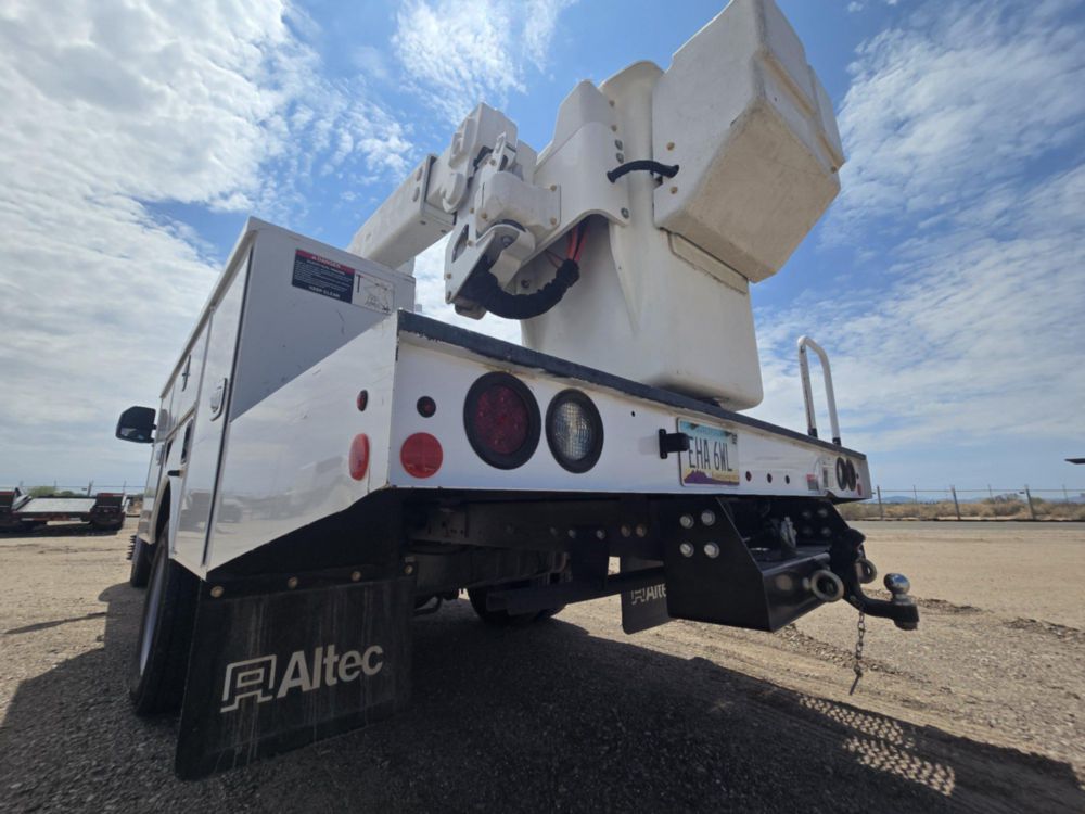 2022 Ford F-550 4x4 Powerstroke Altec AT-40G Bucket Truck