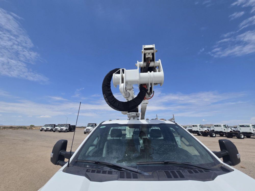 2022 Ford F-550 4x4 Altec AT-40G Bucket Truck
