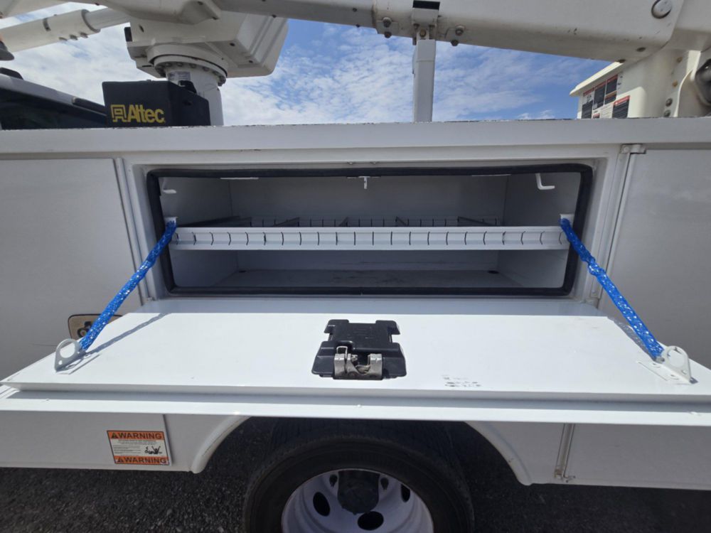 2022 Ford F-550 4x4 Powerstroke Altec AT-40G Bucket Truck