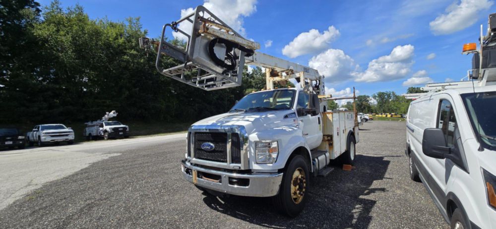 2019 Ford 750 4x2 Versalift VTP-40-NE Cable Placer Truck
