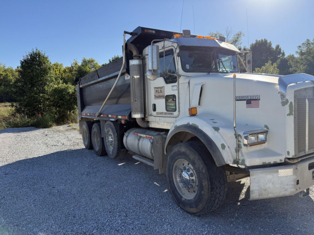 2006 Kenworth T-800 Tri-Axle Ox Bodies Dump Truck