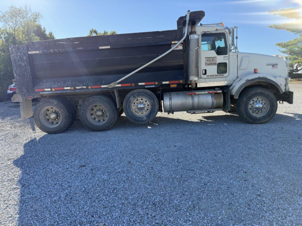 2006 Kenworth T-800 Tri-Axle Ox Bodies Dump Truck