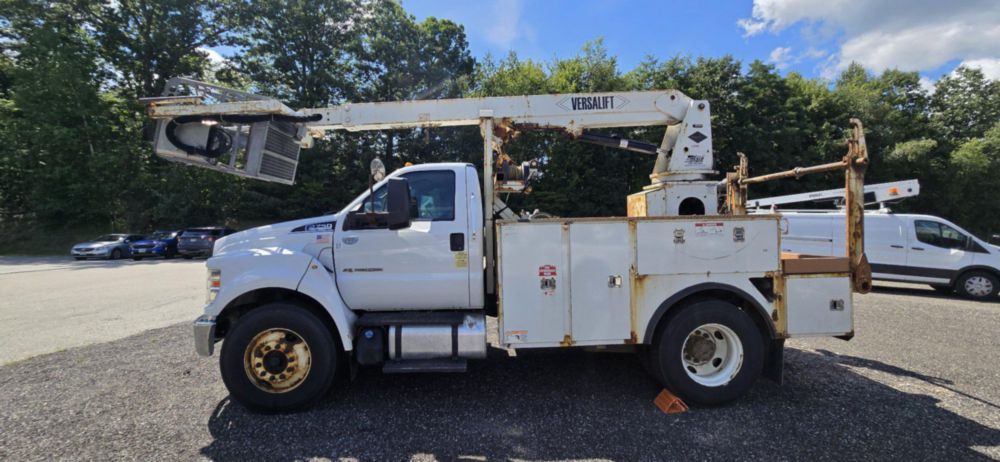 2019 Ford 750 4x2 Versalift VTP-40-NE Cable Placer Truck