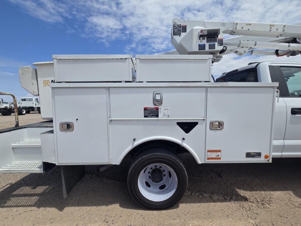 2022 Ford F-550 4x4 Altec AT-40G Bucket Truck