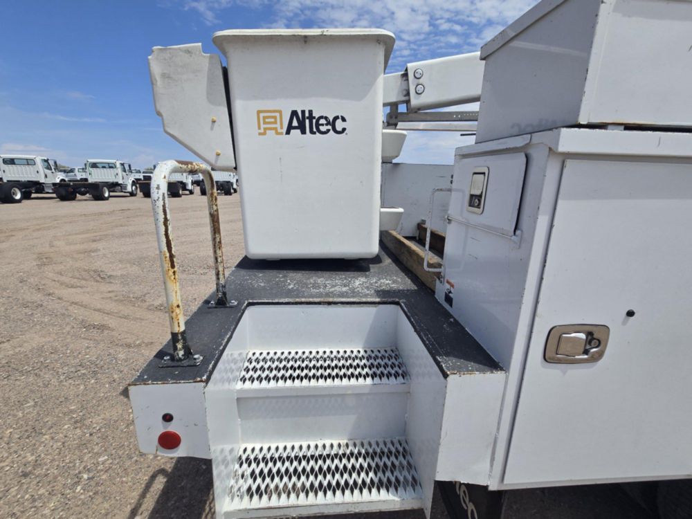 2022 Ford F-550 4x4 Altec AT-40G Bucket Truck