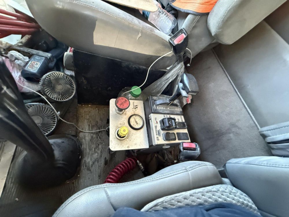 2006 Kenworth T-800 Tri-Axle Ox Bodies Dump Truck