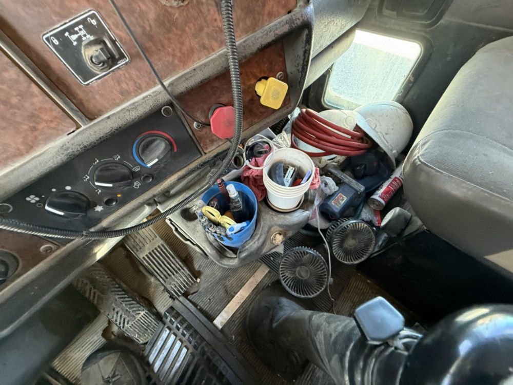 2006 Kenworth T-800 Tri-Axle Ox Bodies Dump Truck