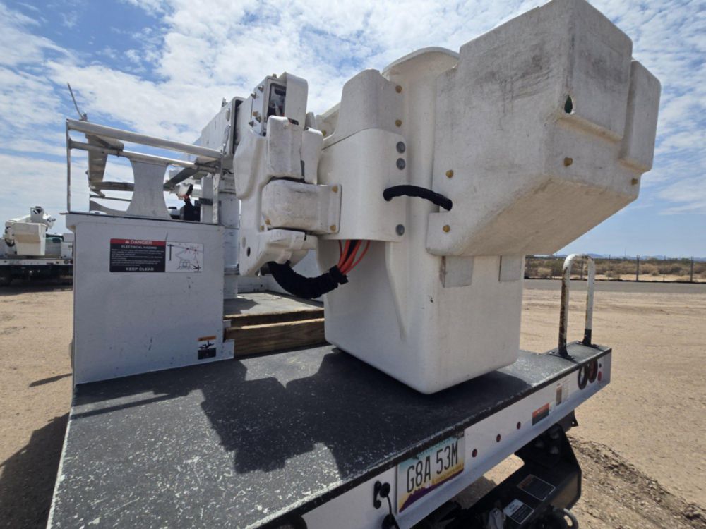 2022 Ford F-550 4x4 Altec AT-40G Bucket Truck