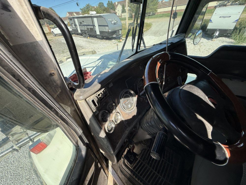 2006 Kenworth T-800 Tri-Axle Ox Bodies Dump Truck