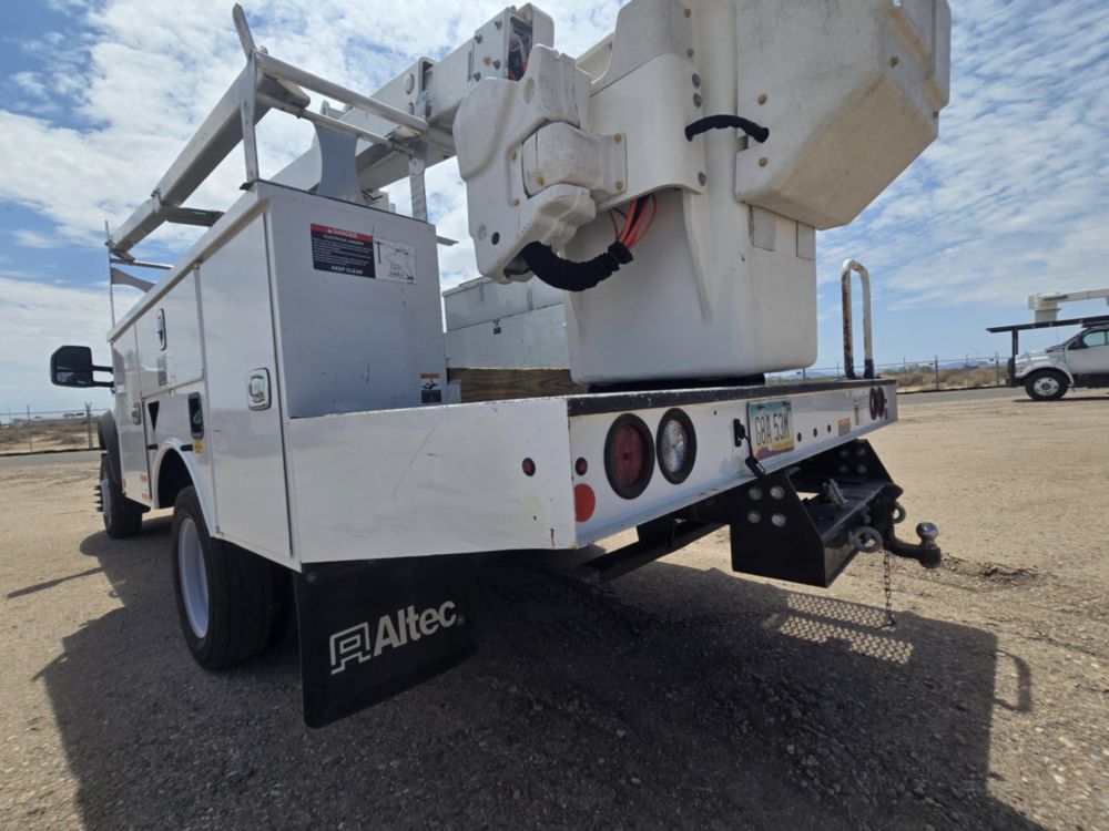 2022 Ford F-550 4x4 Altec AT-40G Bucket Truck