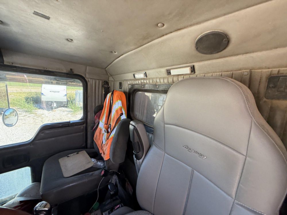 2006 Kenworth T-800 Tri-Axle Ox Bodies Dump Truck