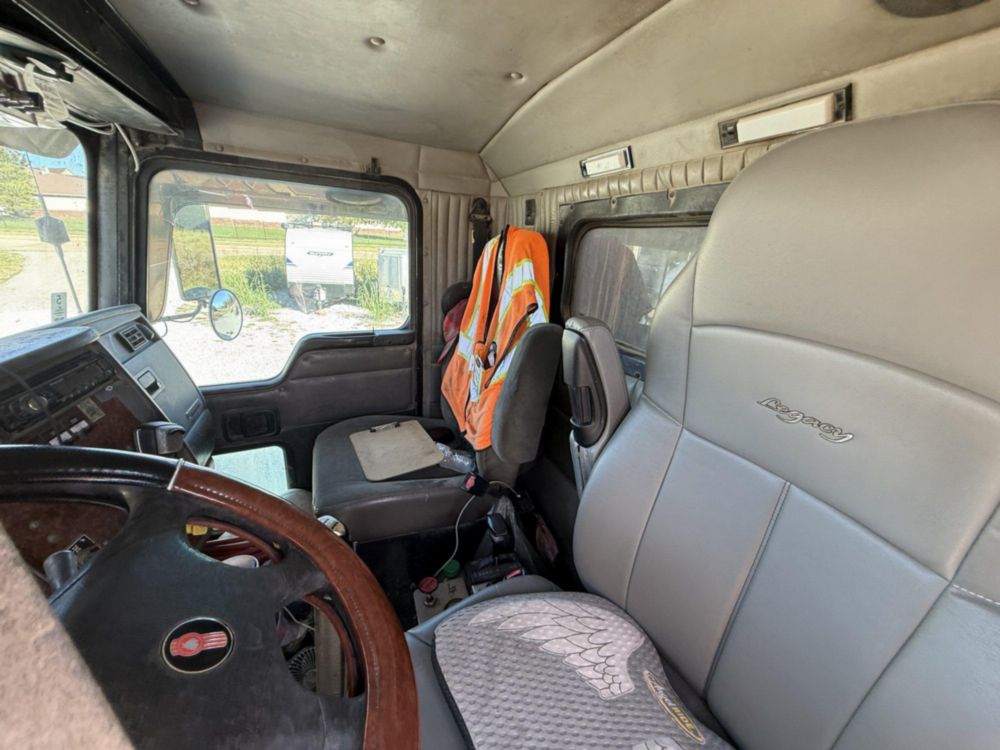 2006 Kenworth T-800 Tri-Axle Ox Bodies Dump Truck