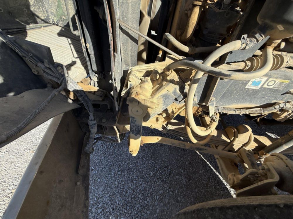 2006 Kenworth T-800 Tri-Axle Ox Bodies Dump Truck