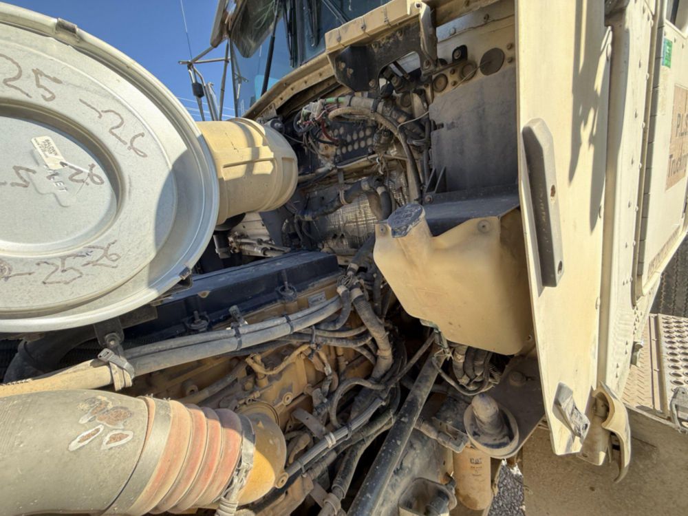 2006 Kenworth T-800 Tri-Axle Ox Bodies Dump Truck
