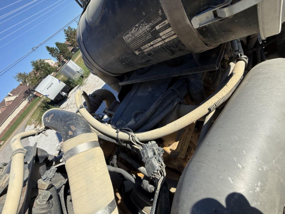 2006 Kenworth T-800 Tri-Axle Ox Bodies Dump Truck