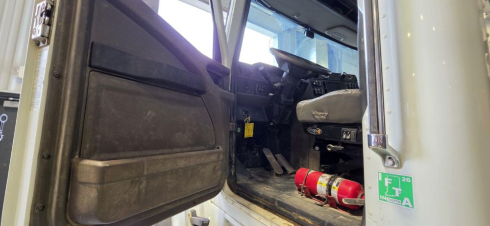 2018 Int'l HX615 Tri-Axle Vermeer VX200-1600 Hydro-Excavator Truck