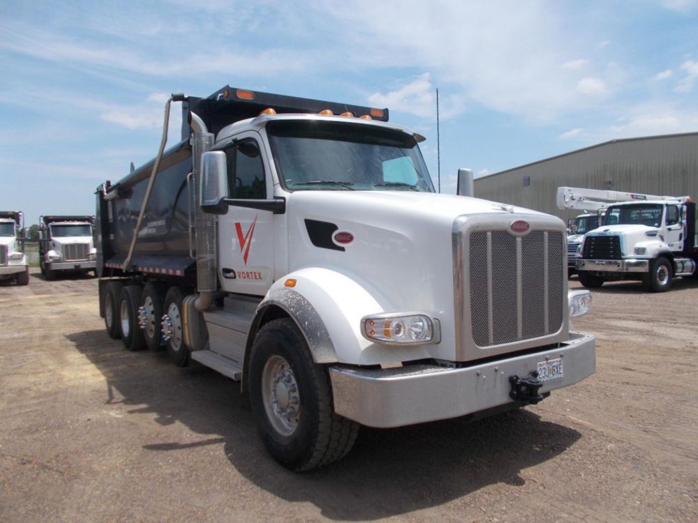2026 Peterbilt 567 10x4 19' Load King Dump Truck