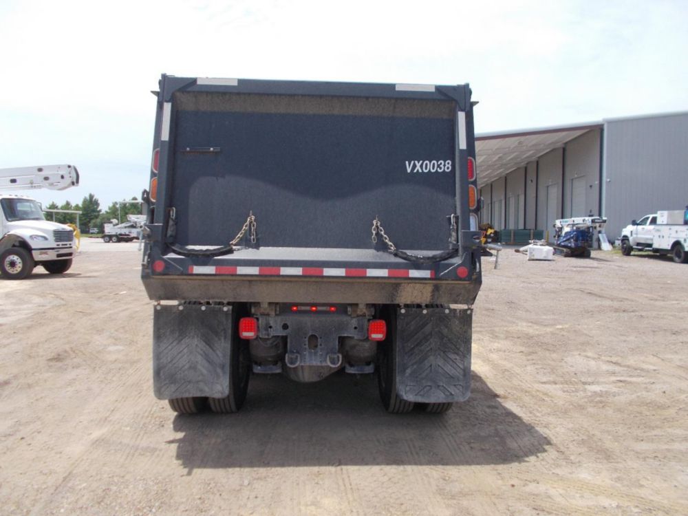 2026 Peterbilt 567 10x4 19' Load King Dump Truck