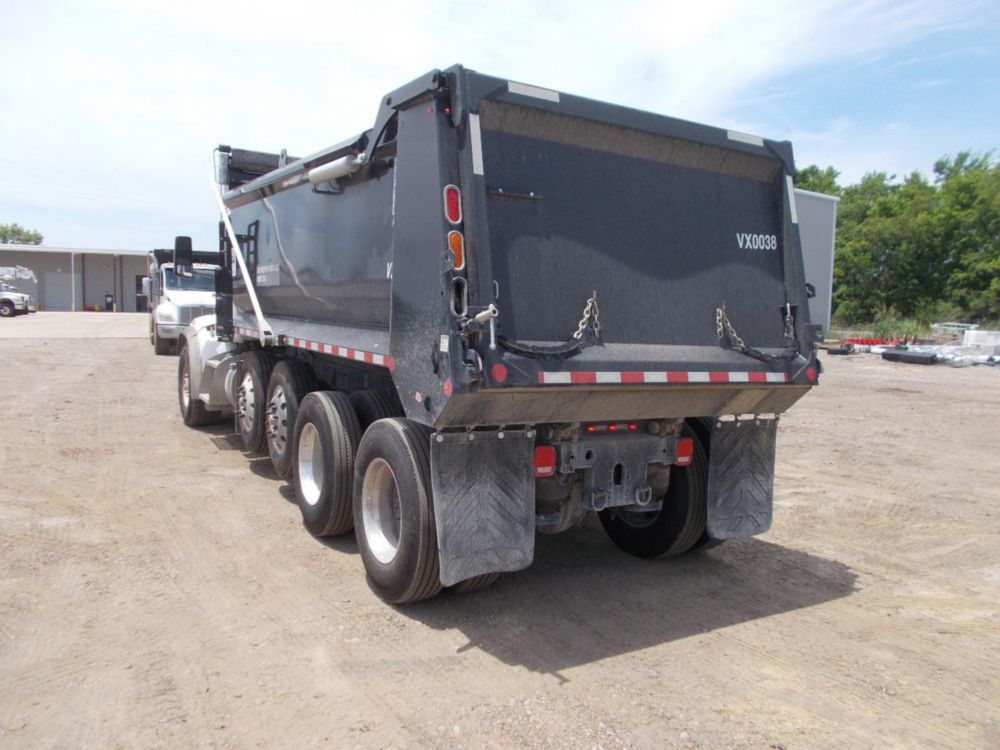 2026 Peterbilt 567 10x4 19' Load King Dump Truck